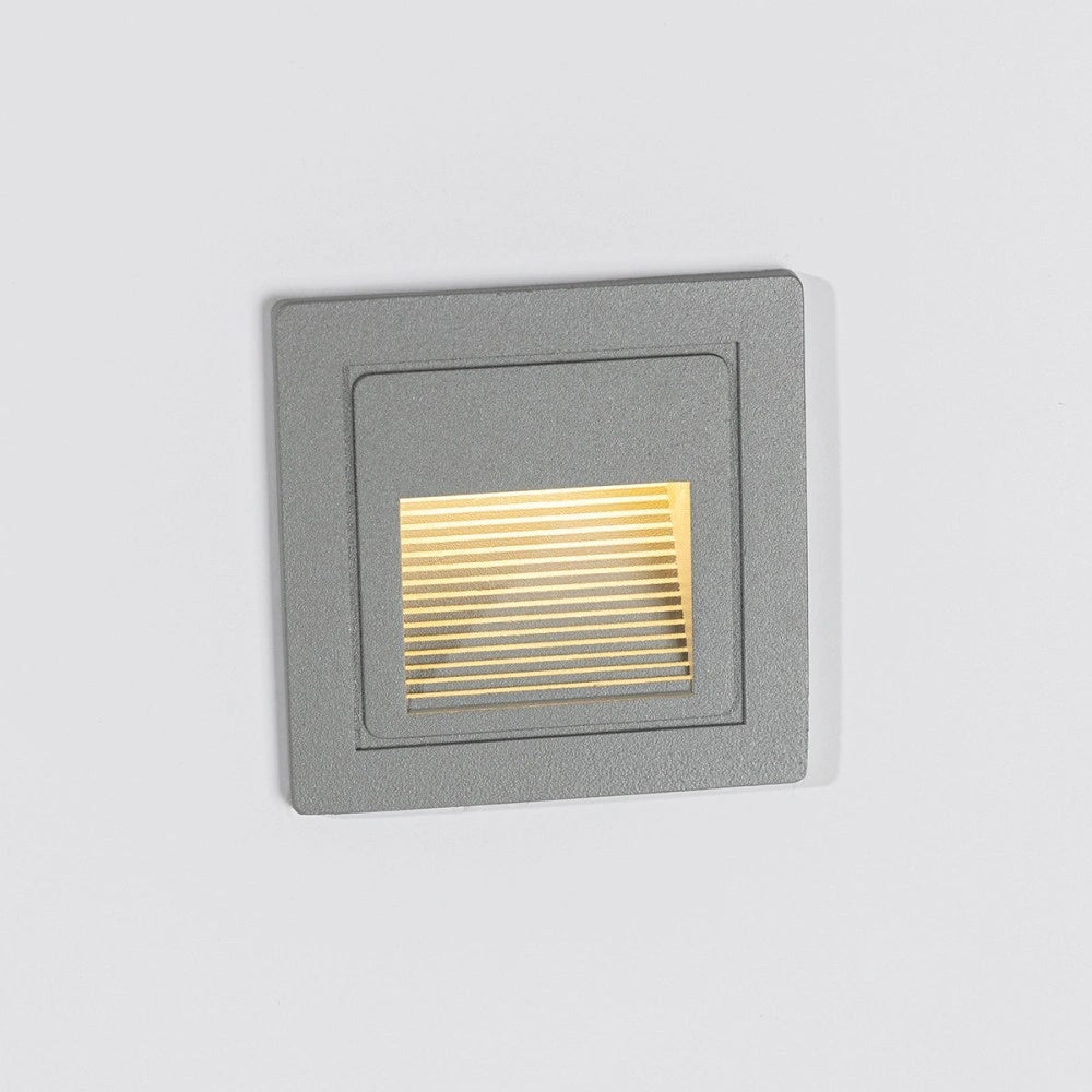 درج سلم شباك مربع صغير ارمادى